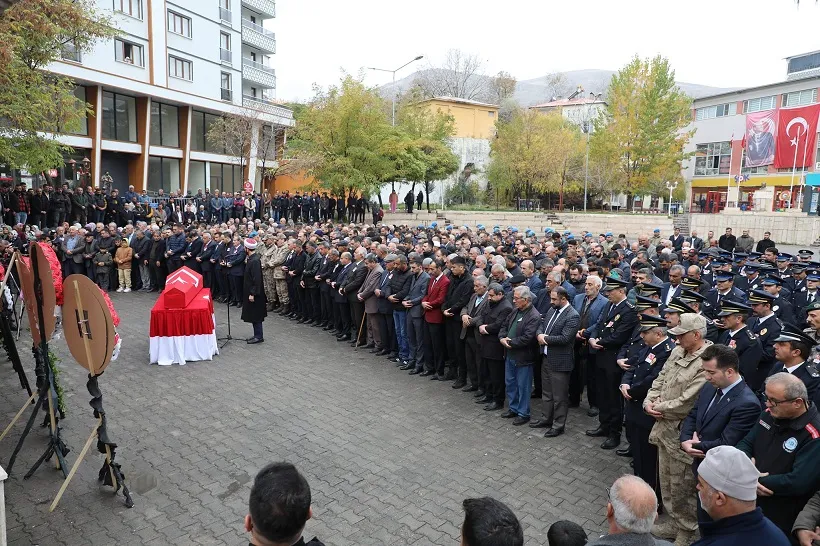 Şehit Polis Memuru Gözyaşları İçinde  Son Yolculuğuna Uğurlandı
