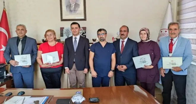 Meslekte 25 Yılını Dolduranlara  Teşekkür Belgesi Verildi