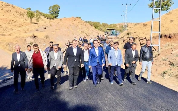 Vali Karakaya, Güroymak ve Mutki’de  Altyapı Yatırımlarını Yerinde İnceledi