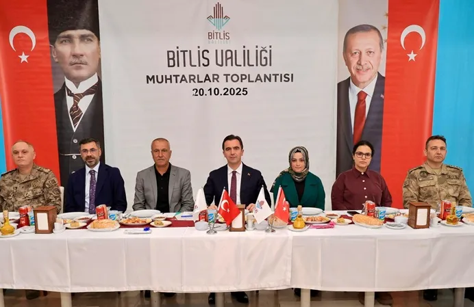 Vali Karakaya Muhtarlarla  Bir Araya Geldi