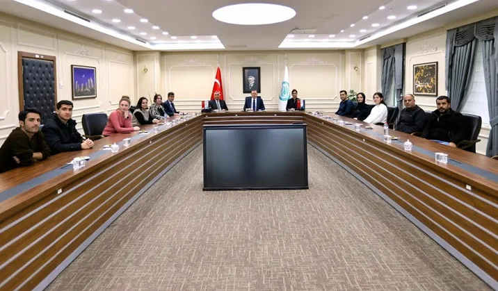 Rektör Elmastaş, Yeni Atanan  İdari Personel ile Bir Araya Geldi