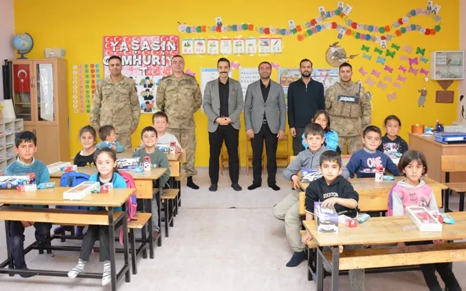 Güroymak Kaymakamı Uzun’dan  Kuştaşı Köyü’ne Ziyaret