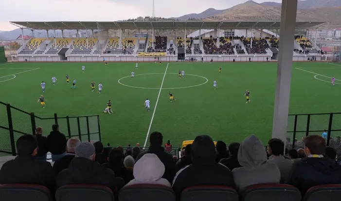 Bitlis 1916 Spor, Kurtalan Spor’u 3-0 ile Geçerek Zirvedeki İddiasını Güçlendirdi