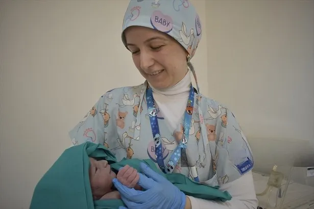 Ebru Yamaç 14 Yıldır Yeni Hayatlara Umut Oluyor