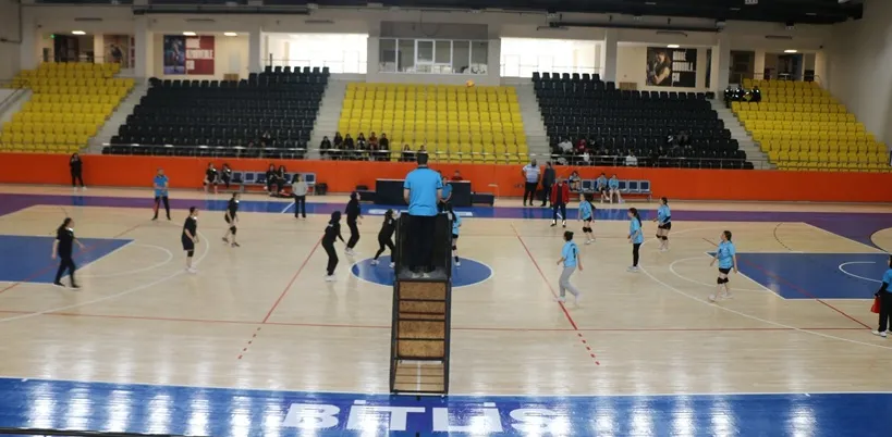 Bitlis’te 19 Mayıs Voleybol Turnuvaları Tamamlandı