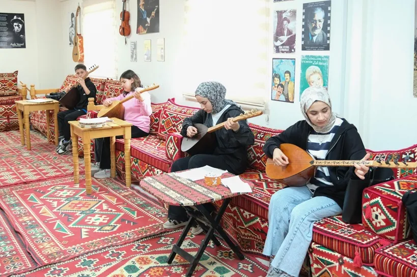 Bitlis Belediyesi’nden  Gençlere Sanat Desteği