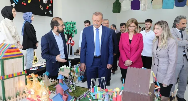 BEÜ Çocuk Gelişimi Öğrencilerinden Eğitim Materyalleri Sergisi