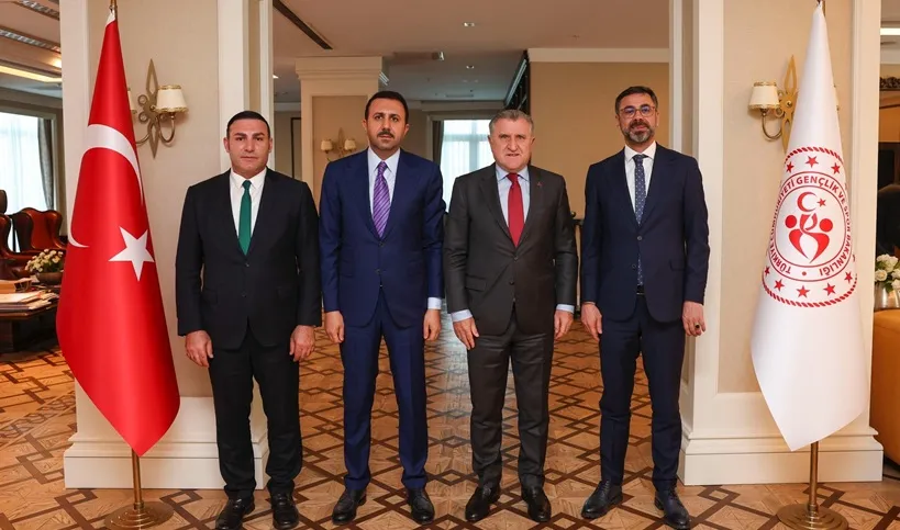 Bitlis Heyetinden Gençlik ve Spor Bakanı Osman Aşkın Bak’a Ziyaret