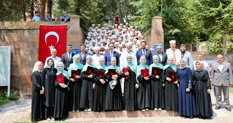 Ahlat’ta Hafızlık  Töreni Düzenlendi