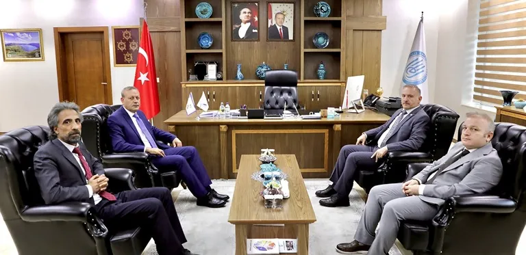 Harran ve Bitlis Eren Üniversiteleri  Arasında Akademik İş Birliği Görüşmesi