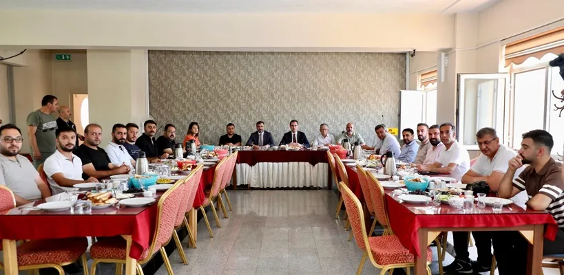 VALİ KARAKAYA VE BAŞKAN TANĞLAY, BİTLİS BASINIYLA BİR ARAYA GELDİ