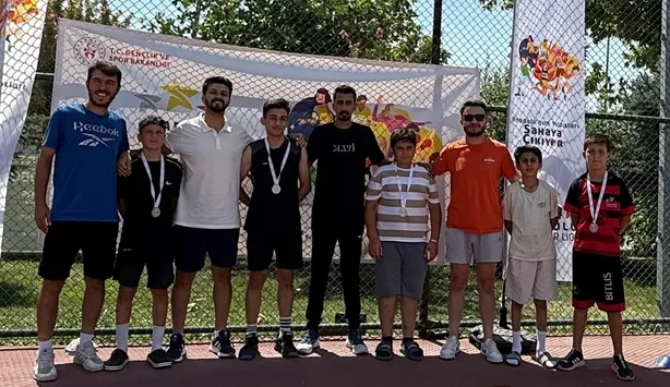 Bitlis Erkek Tenis Takımı Batman  Etabı İçin Vize Aldı