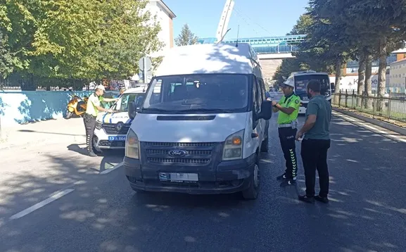 Bitlis’te Okul Çevrelerinde ve  Servislerde Sıkı Denetim
