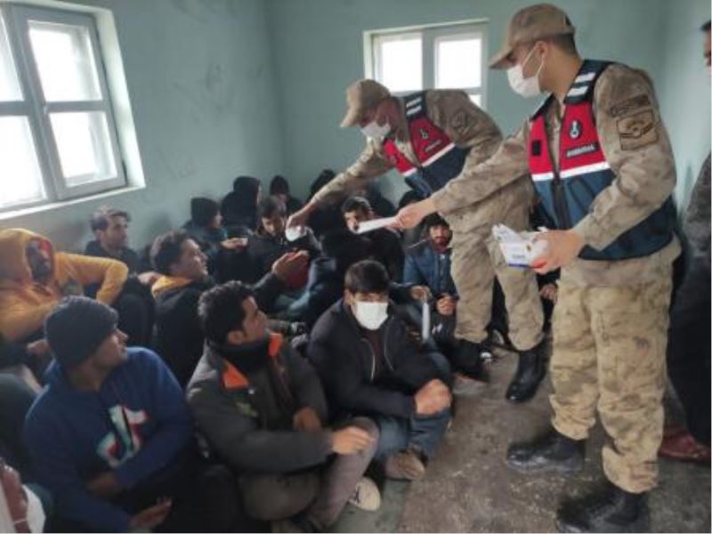 Adilcevaz’da 88 göçmen yakalandı